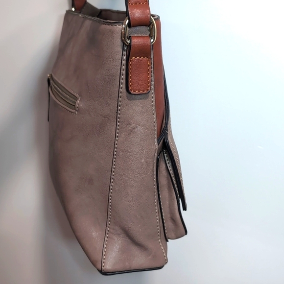 Simply Noelle 2 Tone Brown Faux Exterior Medium Crossbody Bag. - Picture 7 of 16